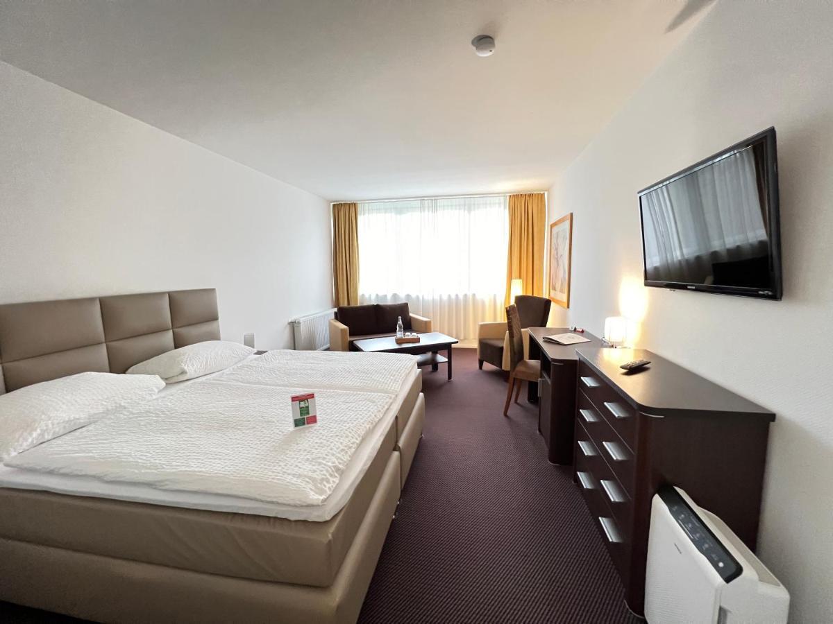 Landhotel Weisses Ross Garni บัดบรึคเคนเนา ภายนอก รูปภาพ