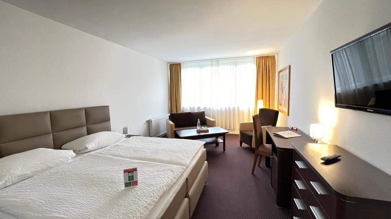 Landhotel Weisses Ross Garni บัดบรึคเคนเนา ภายนอก รูปภาพ